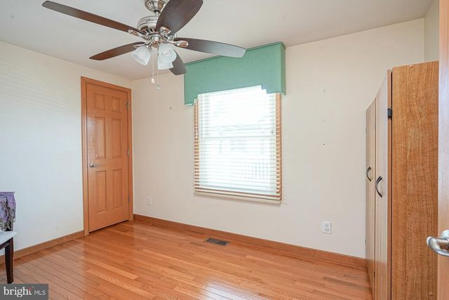 12 JUNIPER AVE, Somerdale, NJ 08083