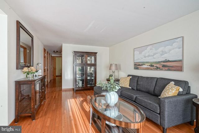 12 JUNIPER AVE, Somerdale, NJ 08083