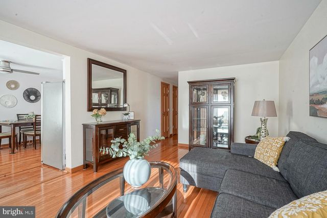 12 JUNIPER AVE, Somerdale, NJ 08083