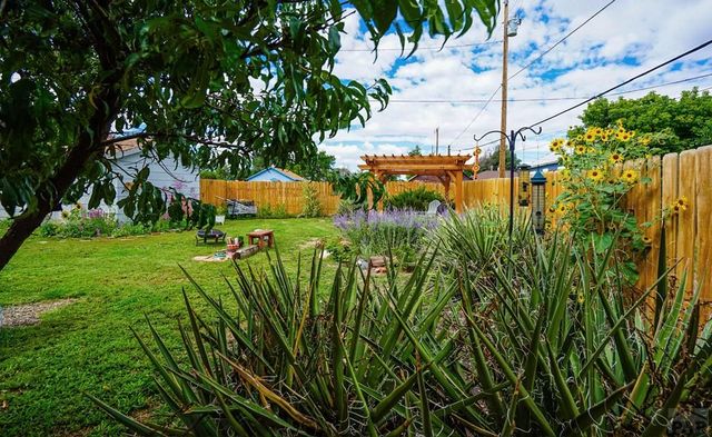 132 W 9th St, Walsenburg, CO 81089