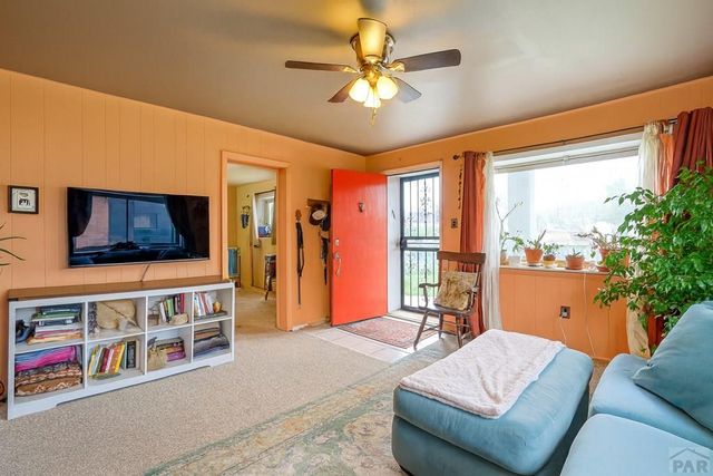 132 W 9th St, Walsenburg, CO 81089