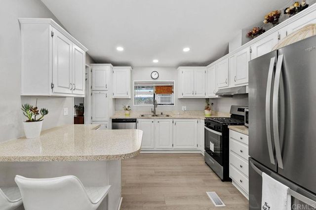 530 Devonshire Avenue 84, Hemet, CA 92543