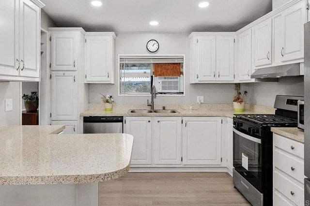 530 Devonshire Avenue 84, Hemet, CA 92543