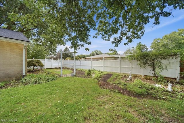 2769 Englewood Drive NE, Canton, OH 44721