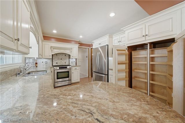 2769 Englewood Drive NE, Canton, OH 44721