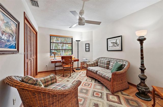 934 Penn Trail, Jupiter, FL 33458