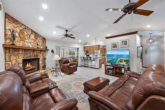 934 Penn Trail, Jupiter, FL 33458