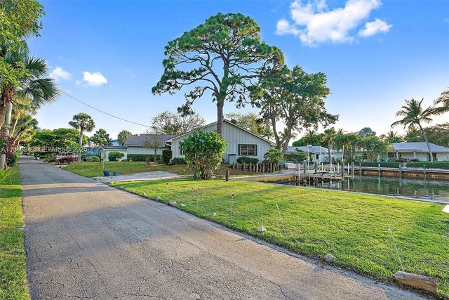 934 Penn Trail, Jupiter, FL 33458