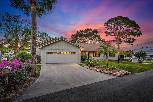 934 Penn Trail, Jupiter, FL 33458