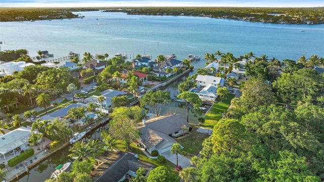 934 Penn Trail, Jupiter, FL 33458
