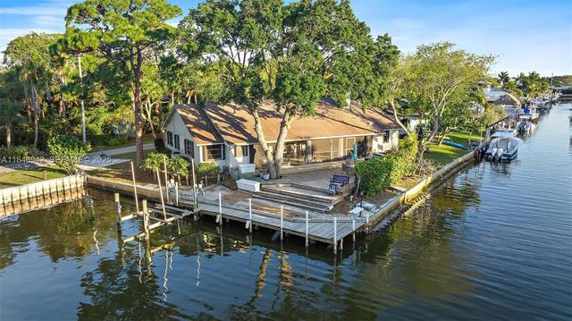 934 Penn Trail, Jupiter, FL 33458