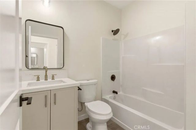 2155 Euclid Avenue B, Long Beach, CA 90815