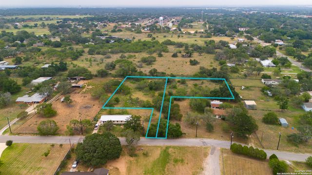 1510 W Sandy Ln, Pleasanton, TX 78064