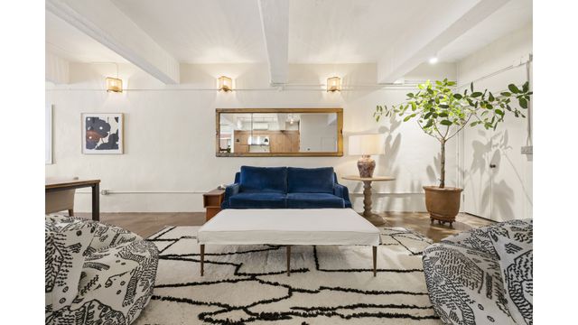 83 Murray St Apt 4, New York City, NY 10007