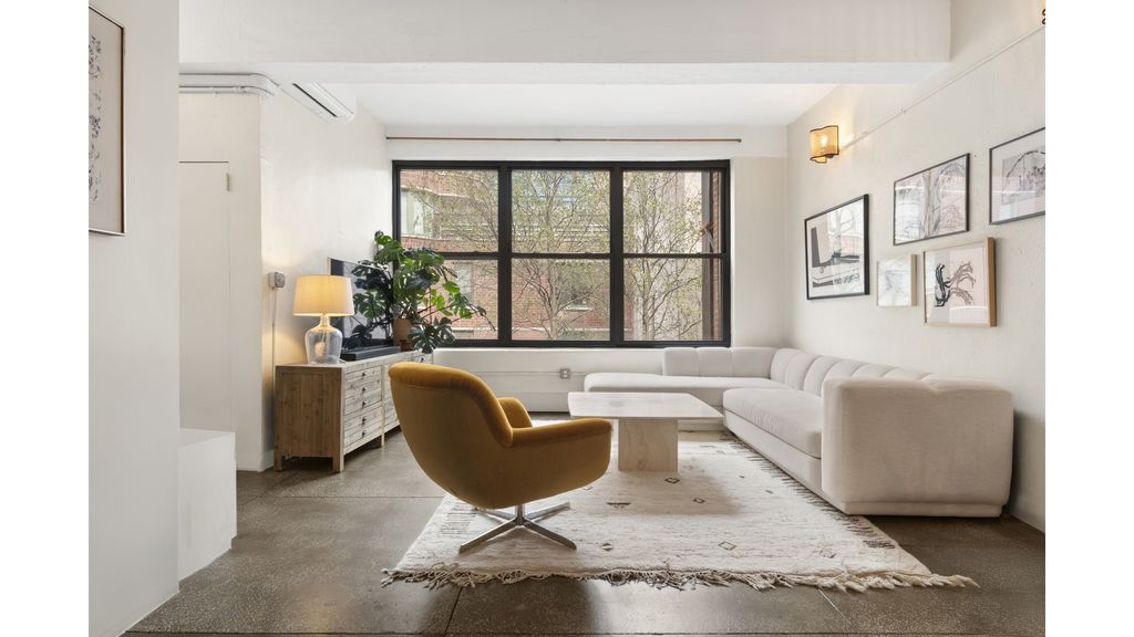 83 Murray St Apt 4, New York City, NY 10007