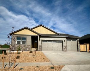 3877 SW Antelope Way Lot 51, Redmond, OR 97756