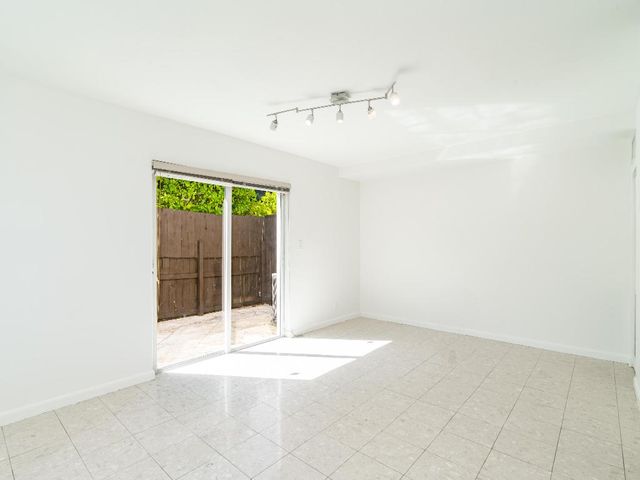 1323 NE 5th Avenue, Fort Lauderdale, FL 33304