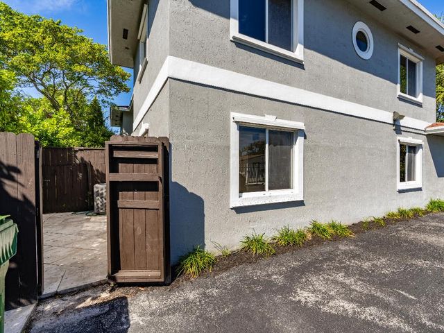 1323 NE 5th Avenue, Fort Lauderdale, FL 33304