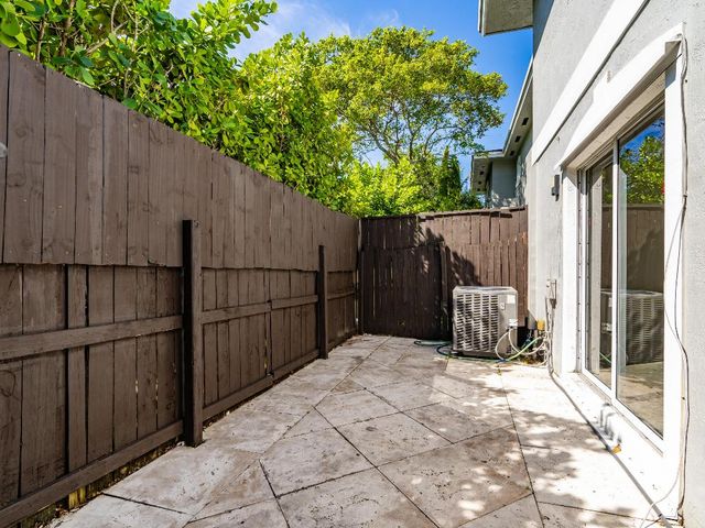 1323 NE 5th Avenue, Fort Lauderdale, FL 33304