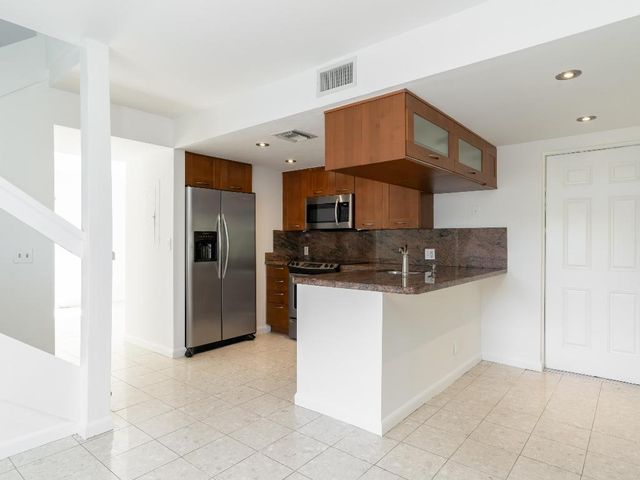 1323 NE 5th Avenue, Fort Lauderdale, FL 33304