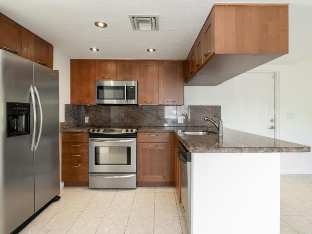 1323 NE 5th Avenue, Fort Lauderdale, FL 33304