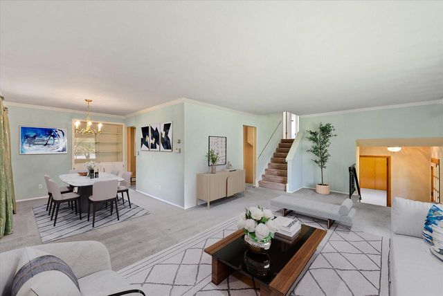 11884 N Oriole LANE, Mequon, WI 53092