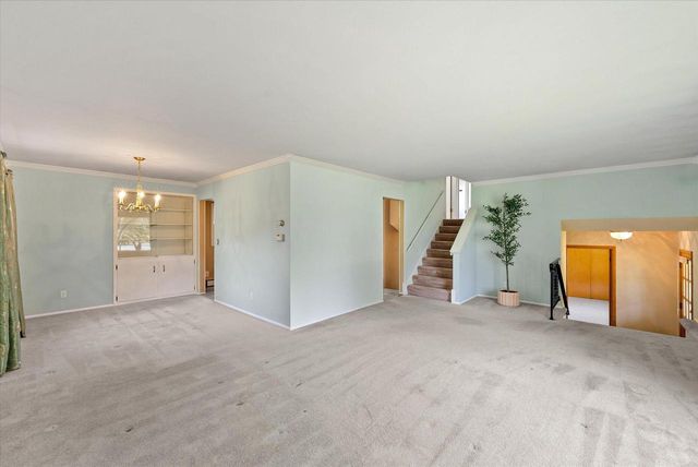 11884 N Oriole LANE, Mequon, WI 53092