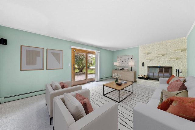 11884 N Oriole LANE, Mequon, WI 53092