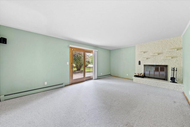 11884 N Oriole LANE, Mequon, WI 53092