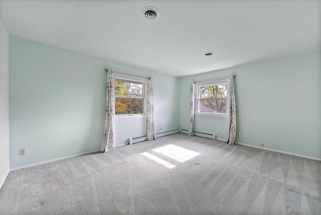 11884 N Oriole LANE, Mequon, WI 53092