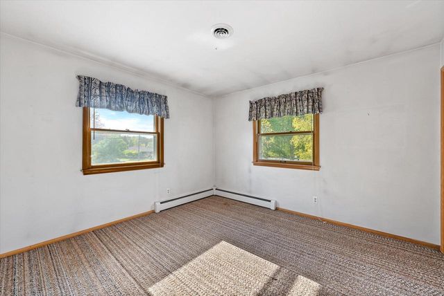 11884 N Oriole LANE, Mequon, WI 53092