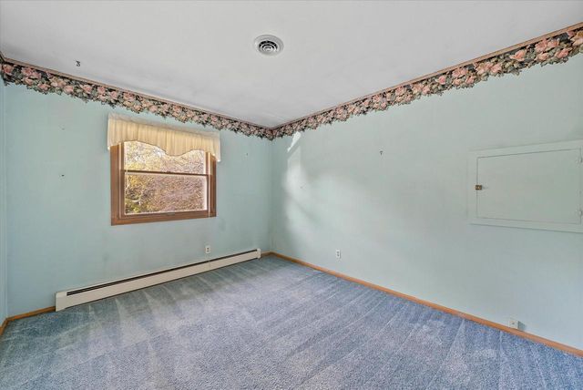 11884 N Oriole LANE, Mequon, WI 53092