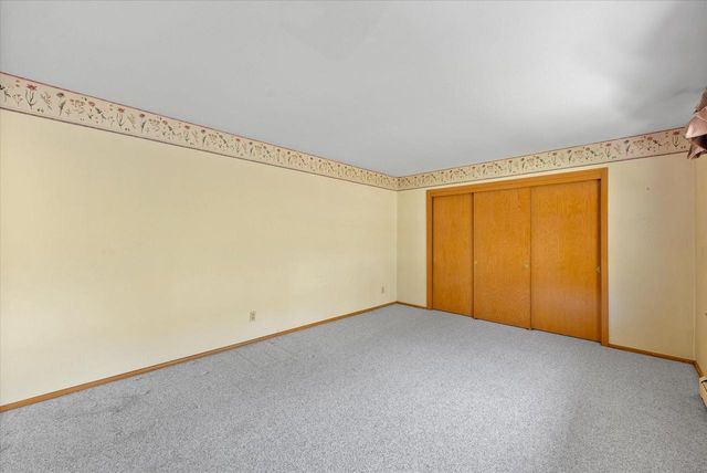 11884 N Oriole LANE, Mequon, WI 53092