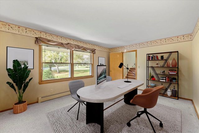 11884 N Oriole LANE, Mequon, WI 53092