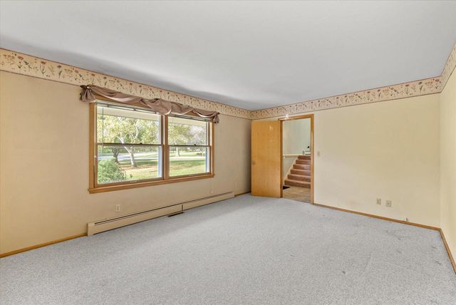 11884 N Oriole LANE, Mequon, WI 53092