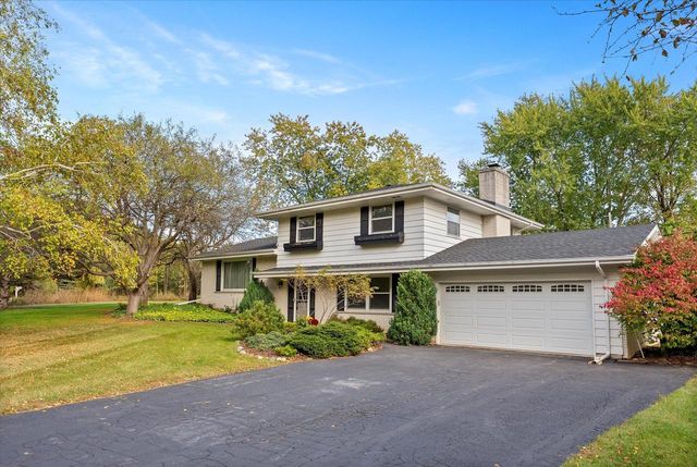 11884 N Oriole LANE, Mequon, WI 53092