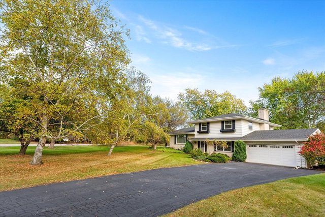 11884 N Oriole LANE, Mequon, WI 53092