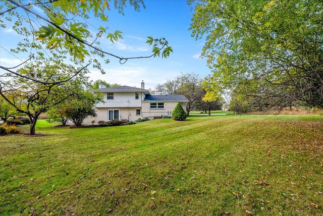 11884 N Oriole LANE, Mequon, WI 53092