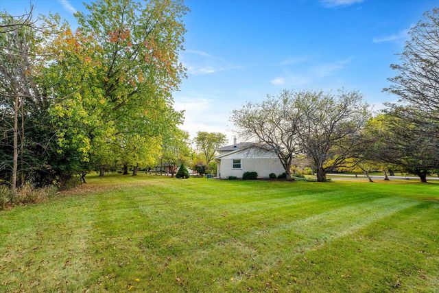 11884 N Oriole LANE, Mequon, WI 53092