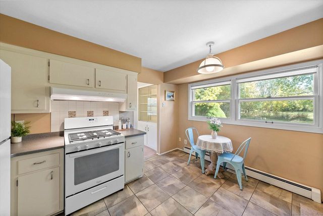 11884 N Oriole LANE, Mequon, WI 53092