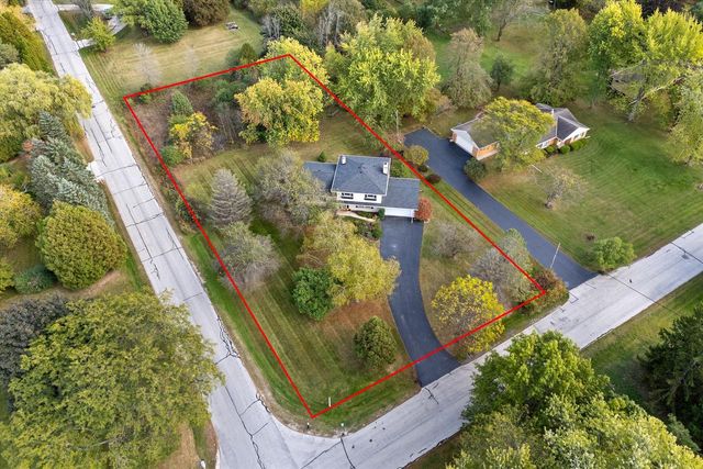 11884 N Oriole LANE, Mequon, WI 53092