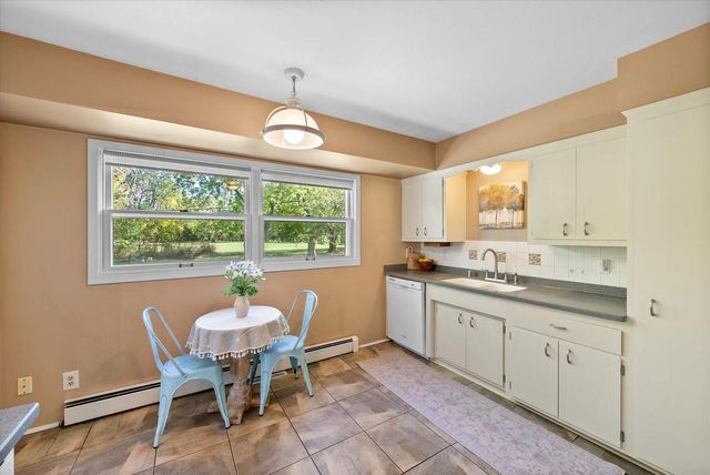 11884 N Oriole LANE, Mequon, WI 53092