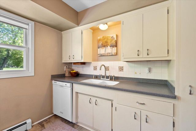 11884 N Oriole LANE, Mequon, WI 53092