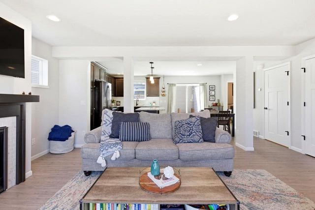 712 Sugar Maple Lane, Verona, WI 53593