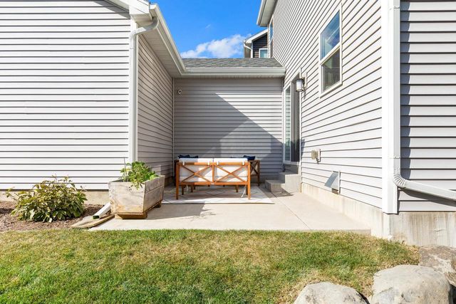 712 Sugar Maple Lane, Verona, WI 53593