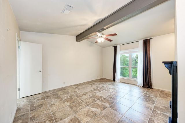 320 Lucy LN, Horseshoe Bay, TX 78657