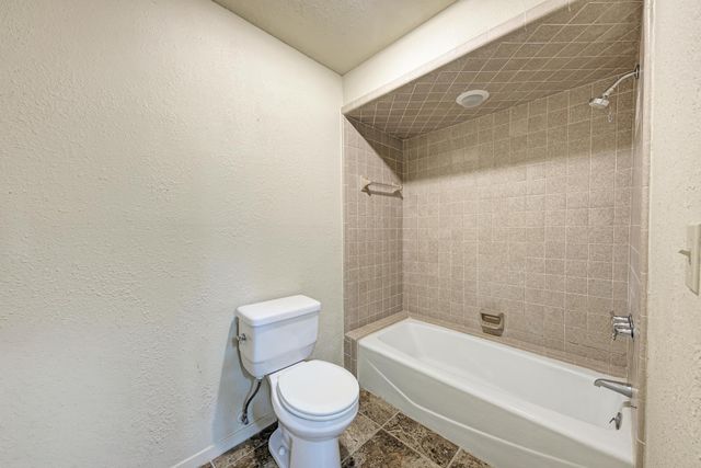 320 Lucy LN, Horseshoe Bay, TX 78657