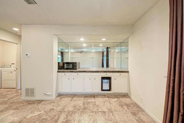 320 Lucy LN, Horseshoe Bay, TX 78657