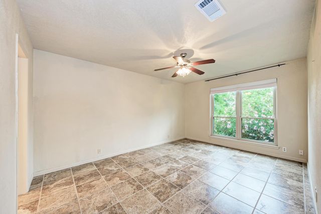 320 Lucy LN, Horseshoe Bay, TX 78657