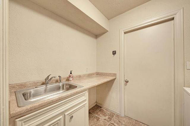 320 Lucy LN, Horseshoe Bay, TX 78657